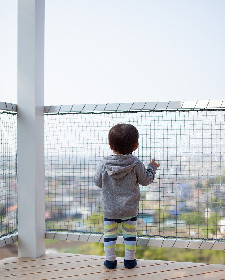 階段転落防止ネット | 湘南で暮らしを築く 三物建設株式会社